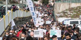 Turkey: Medical workers on a 2 day strike against attacks on the health sector