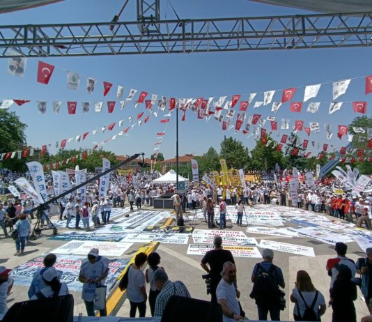 Turkey: Healthcare Workers Painted Ankara White