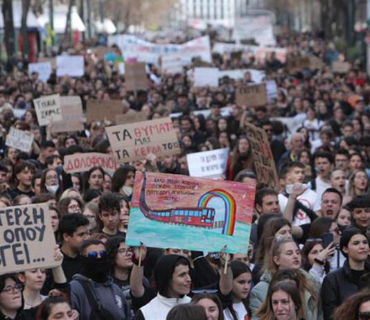 Greece: Massive strike and demos on March 8 – Mitsotakis government in disarray