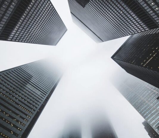 Banks, Parasites of Destruction – Nationalize the Banking Sector