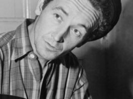 Woody Guthrie: This machine kills fascists