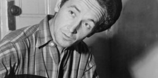 Woody Guthrie: This machine kills fascists