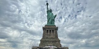 Jews around the world stand against the massacre of Palestinians!