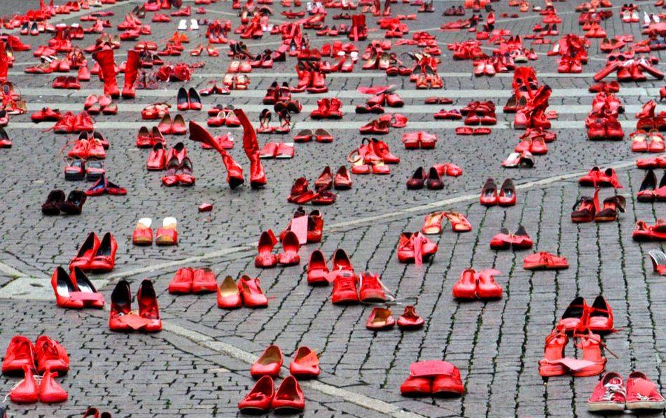 Italia: centinaia di migliaia di persone scendono in piazza dopo l’ultimo femminicidio