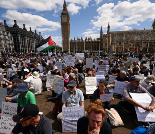 Britain: Police Crackdown on Peaceful Protests